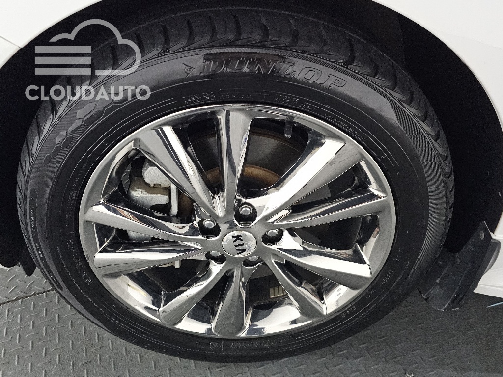 2019 Kia Carnival Gasoline 7 - Image 5