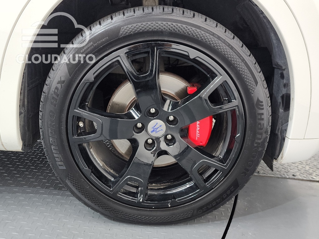 2018 Maserati Levante 3.0 AWD Sports - Image 5