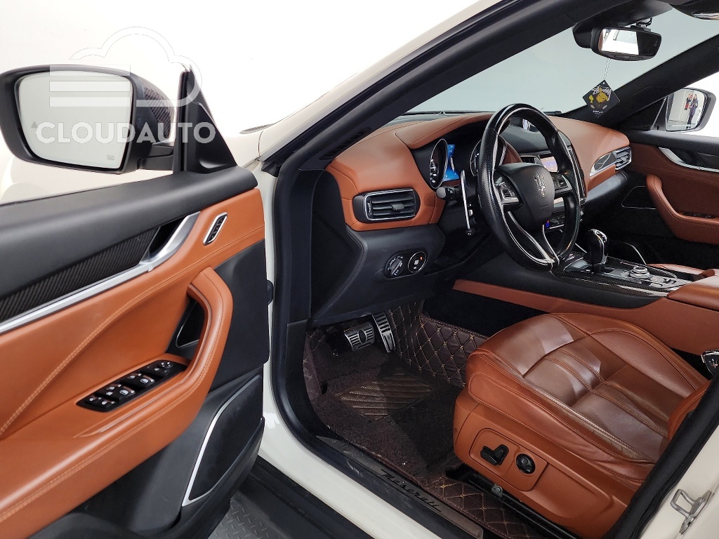 2018 Maserati Levante 3.0 AWD Sports - Image 10