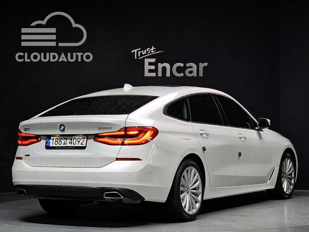 2022 BMW 6 Series GT 630i xDrive Luxury - Image 2