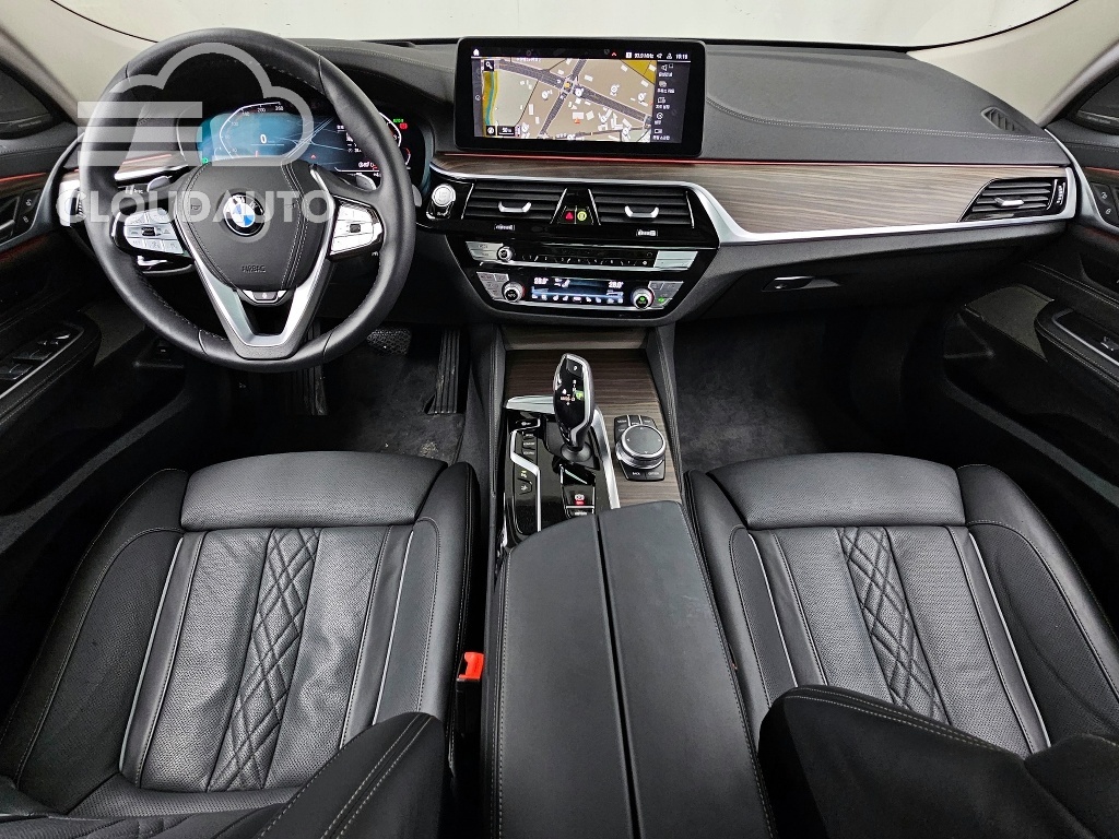 2022 BMW 6 Series GT 630i xDrive Luxury - Image 7