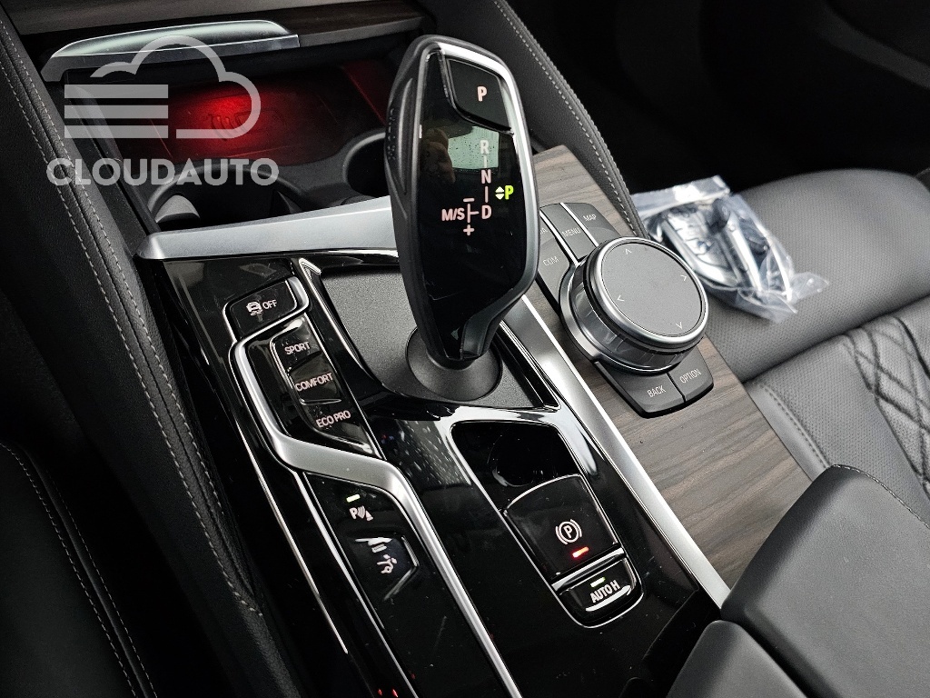 2022 BMW 6 Series GT 630i xDrive Luxury - Image 9