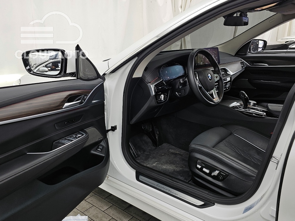 2022 BMW 6 Series GT 630i xDrive Luxury - Image 10