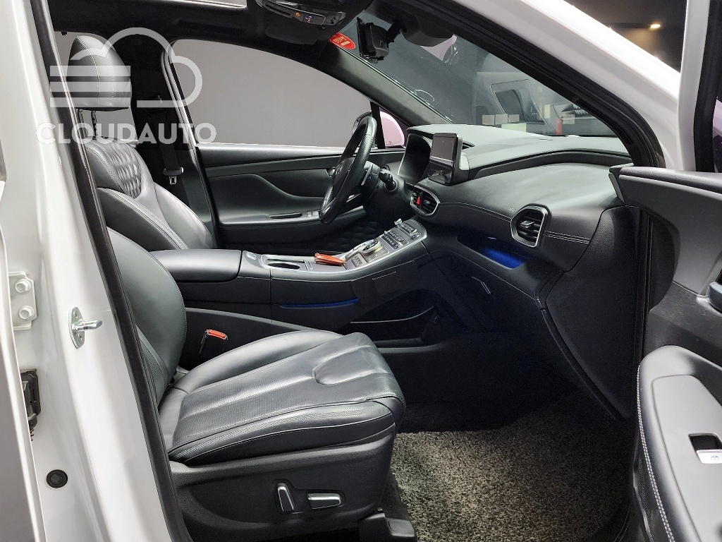 2021 Hyundai Santa Fe Gasoline 2.5T 4WD - Image 11