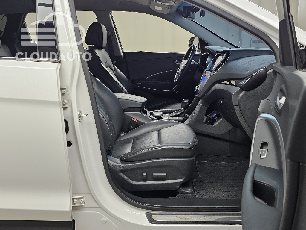 2015 Hyundai Santa Fe Diesel 2.0 2WD Exclusive - Image 11