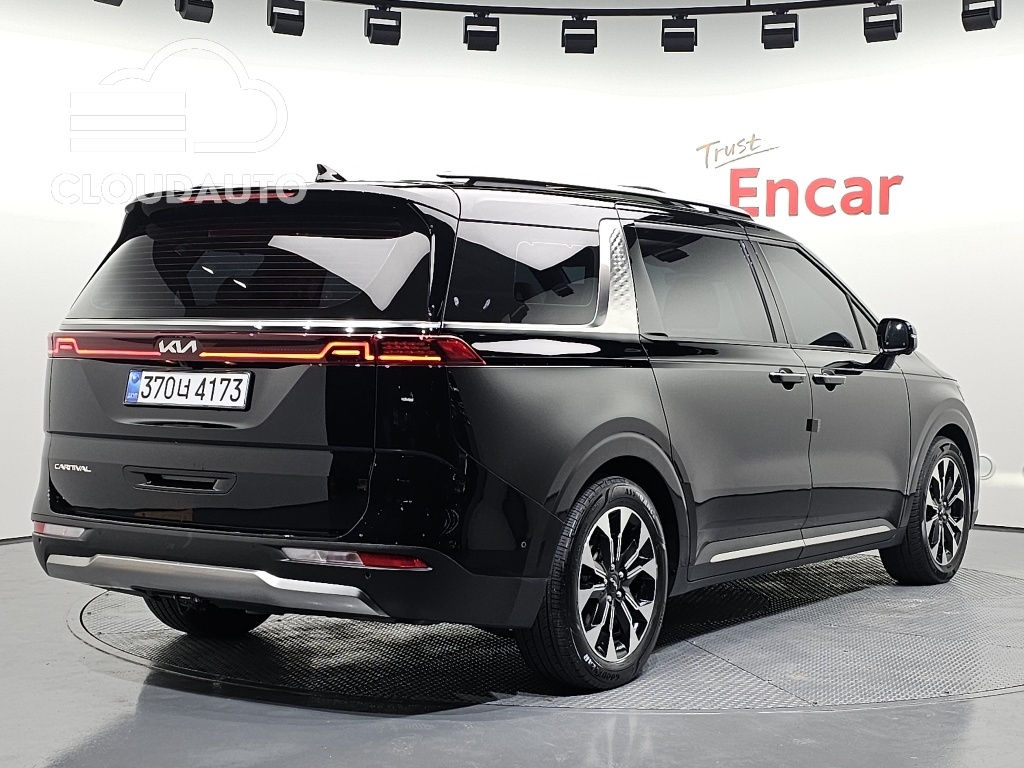 2022 Kia Carnival 9 Noblesse - Image 2