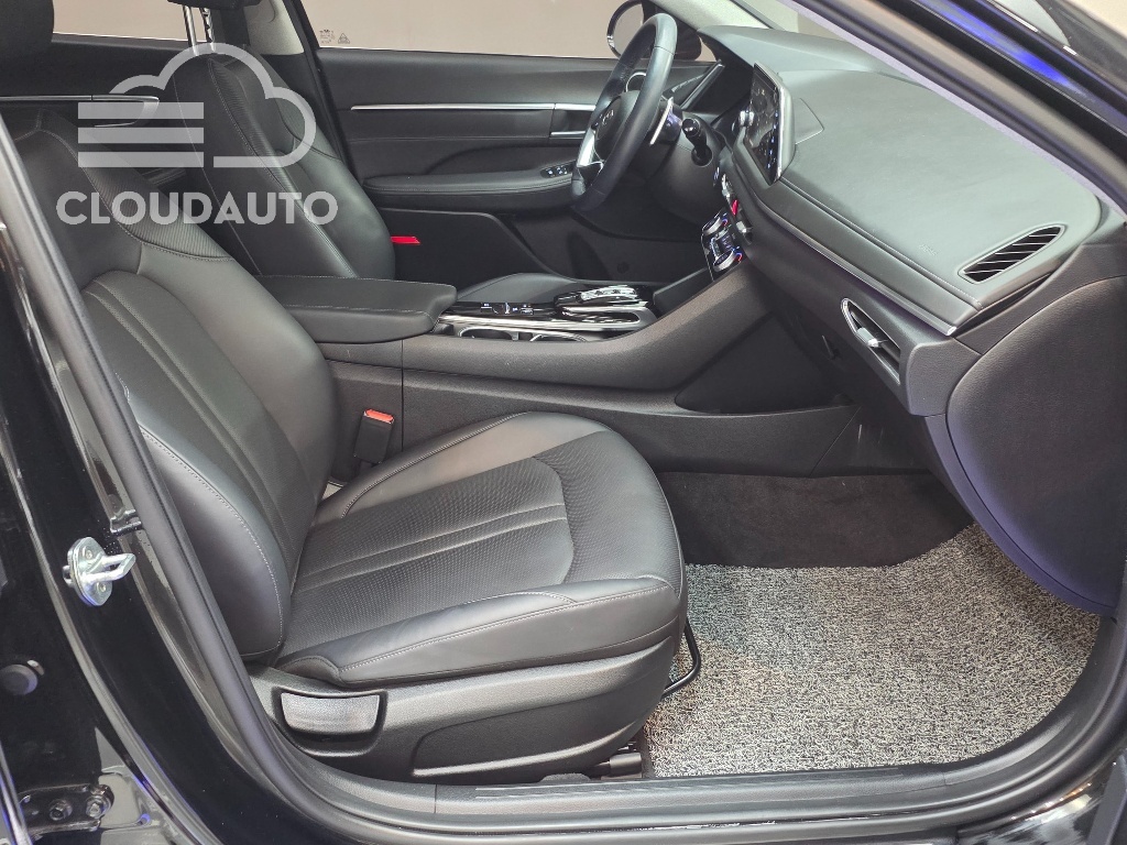 2022 Hyundai Sonata 2.0 - Image 12