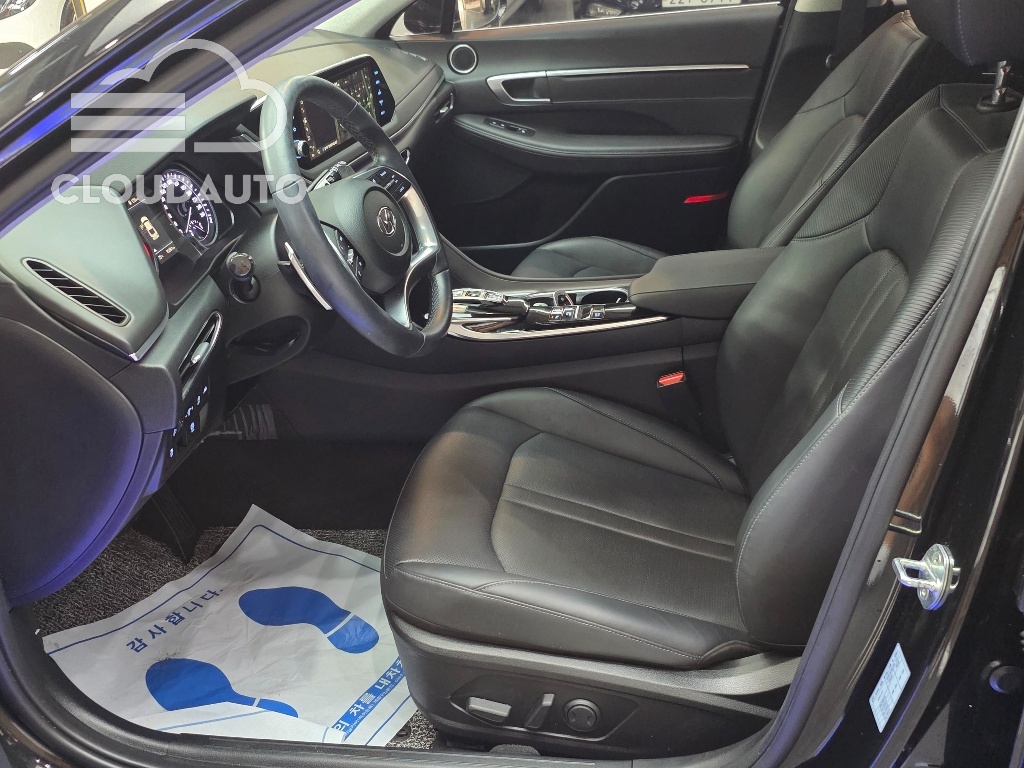 2022 Hyundai Sonata 2.0 - Image 10