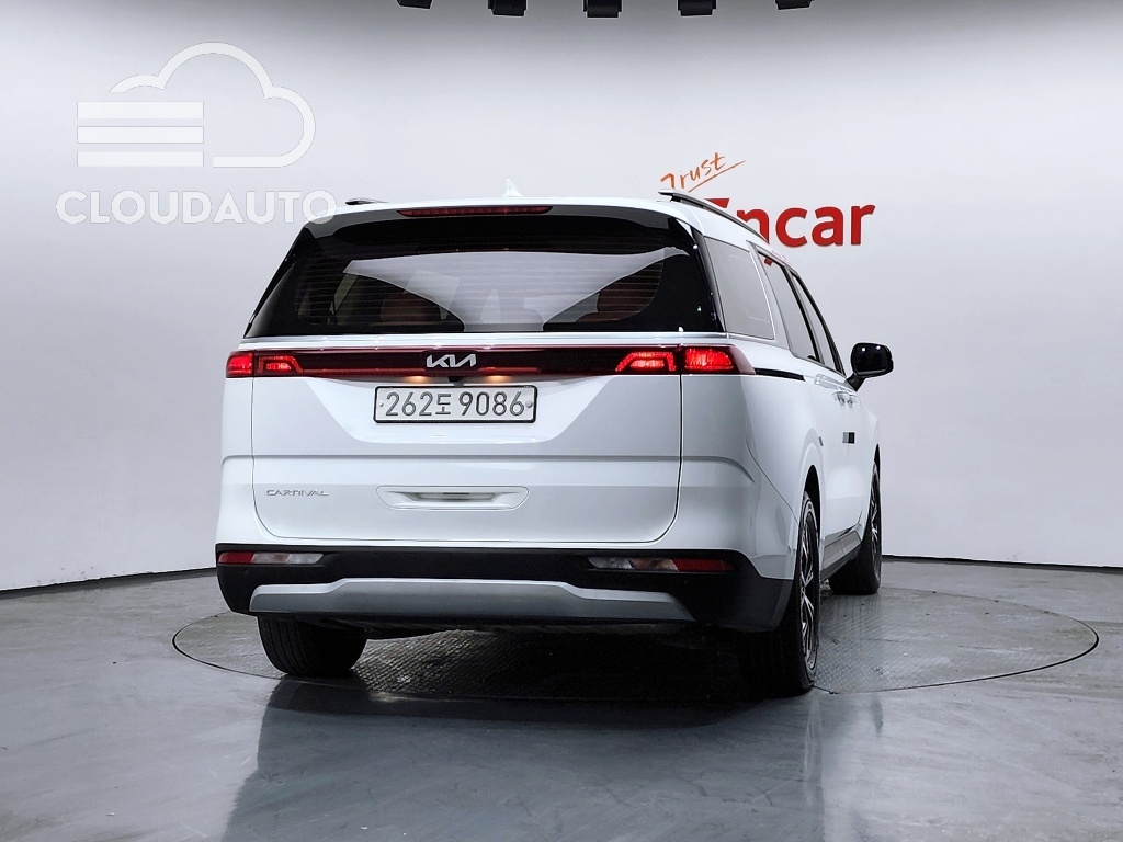 2022 Kia Carnival 9 Prestige - Image 4