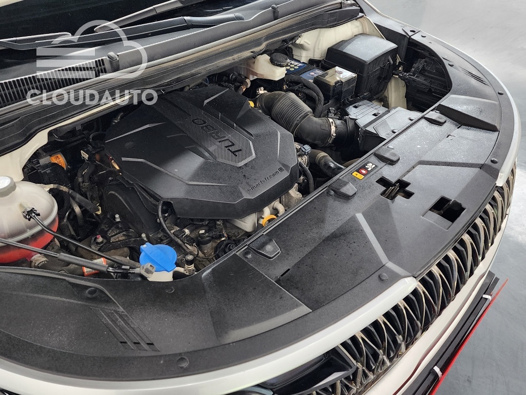 2022 Kia Carnival 9 Prestige - Image 6