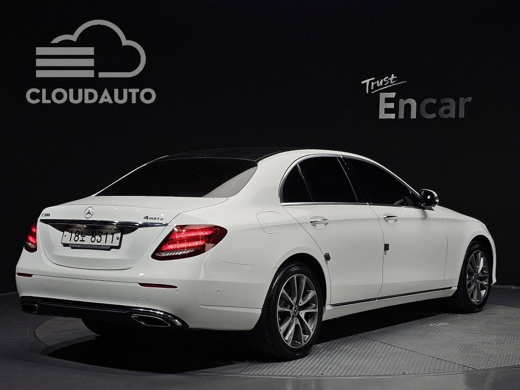 2019 Mercedes-Benz E-Class E300 4MATIC - Image 2