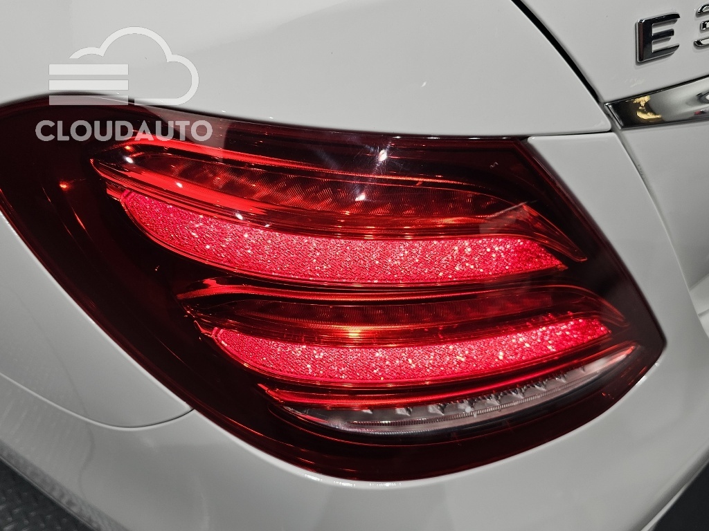 2019 Mercedes-Benz E-Class E300 4MATIC - Image 23