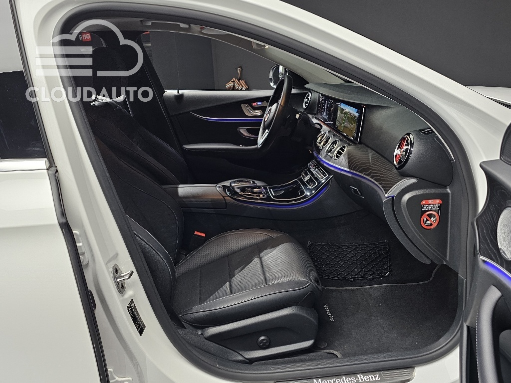 2019 Mercedes-Benz E-Class E300 4MATIC - Image 26