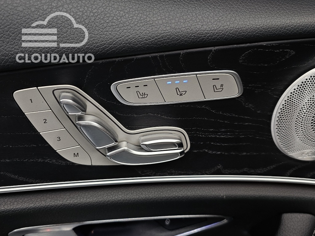 2019 Mercedes-Benz E-Class E300 4MATIC - Image 27