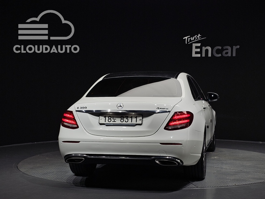 2019 Mercedes-Benz E-Class E300 4MATIC - Image 4
