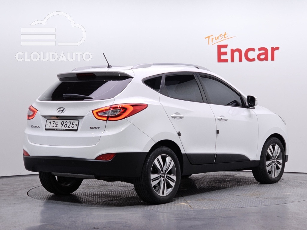 2014 Hyundai Tucson Diesel 2WD - Image 2