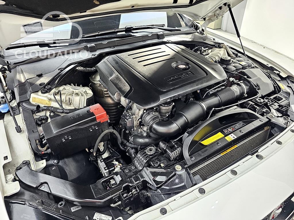 2017 Jaguar XF 20d - Image 6