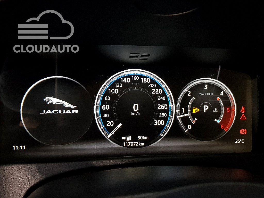 2017 Jaguar XF 20d - Image 8